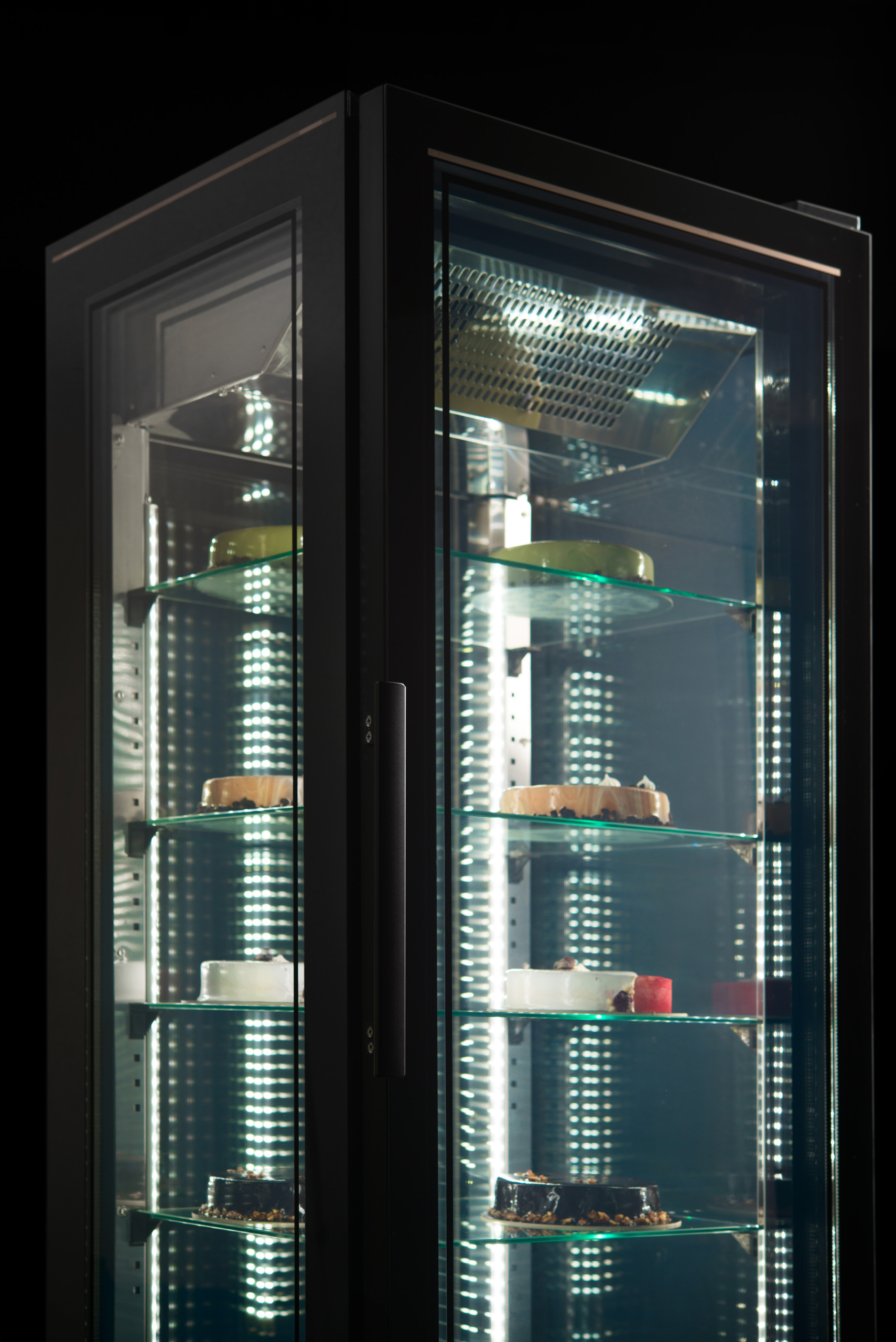 horekus-pasteleria-kvic85-n-b-vitrine-n-gative-4-faces image 2